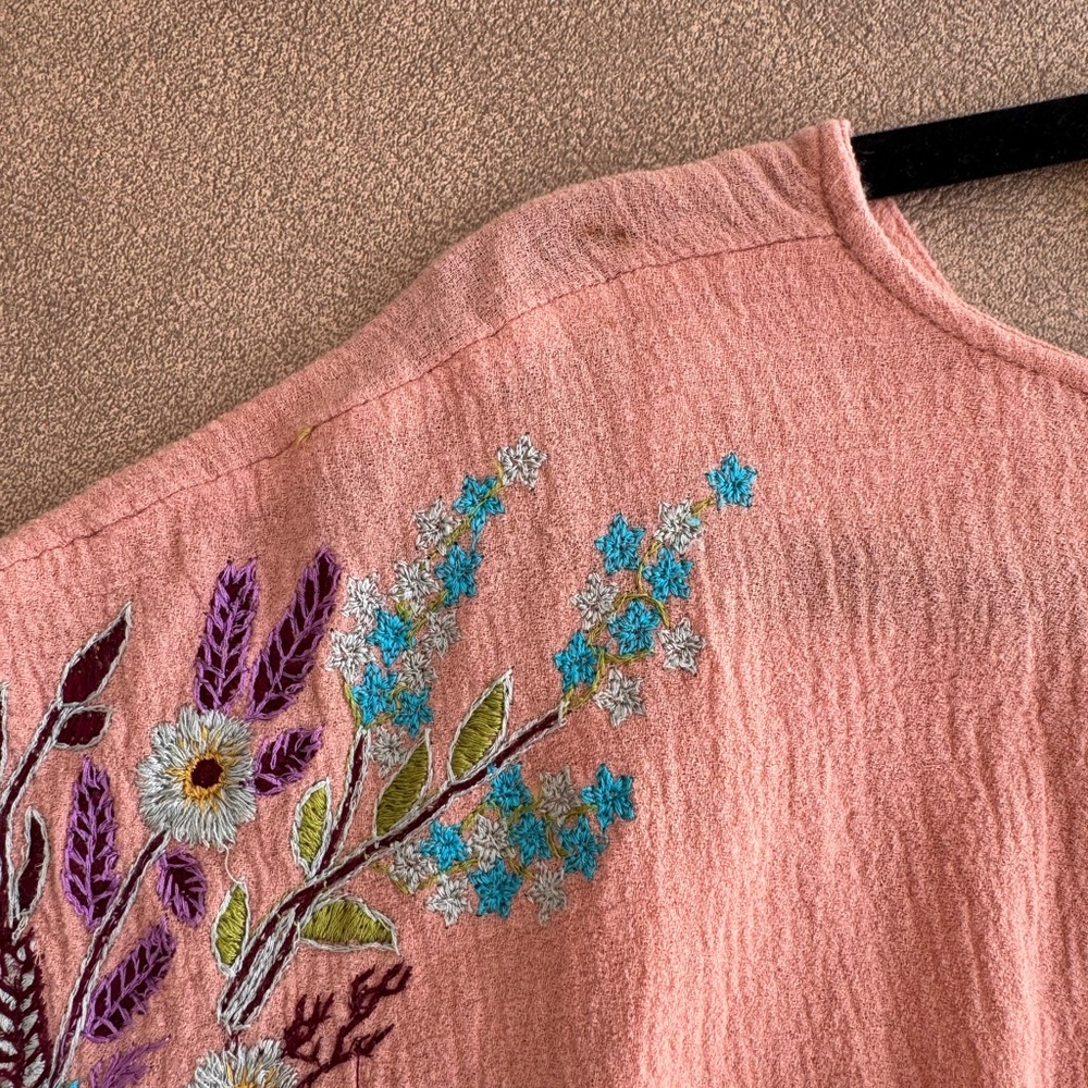 Free People gorgeous peach floral embroidered Blouse crop top - Picture 8 of 10